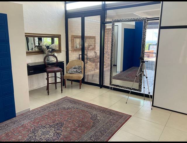 101M² OFFICE TO LET IN LONEHILL